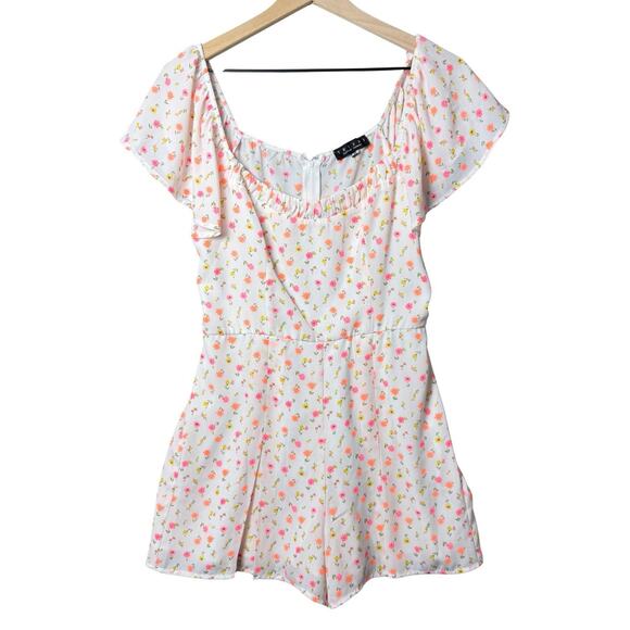Trixxi White Floral Romper Flutter Sleave Pleated Womens Size M - Picture 1 of 9